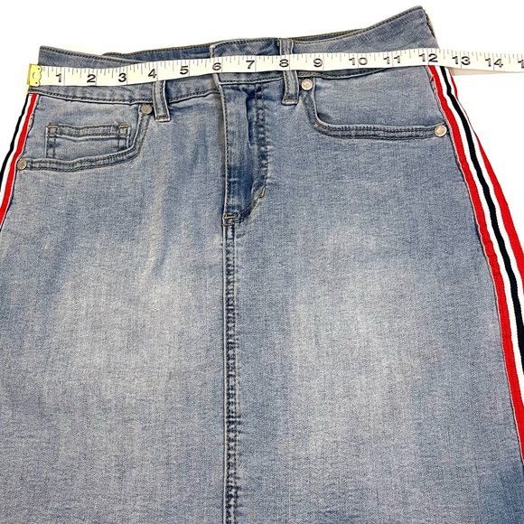 Guess Stretchy Jean Skirt With Stripes - Picture 6 of 10